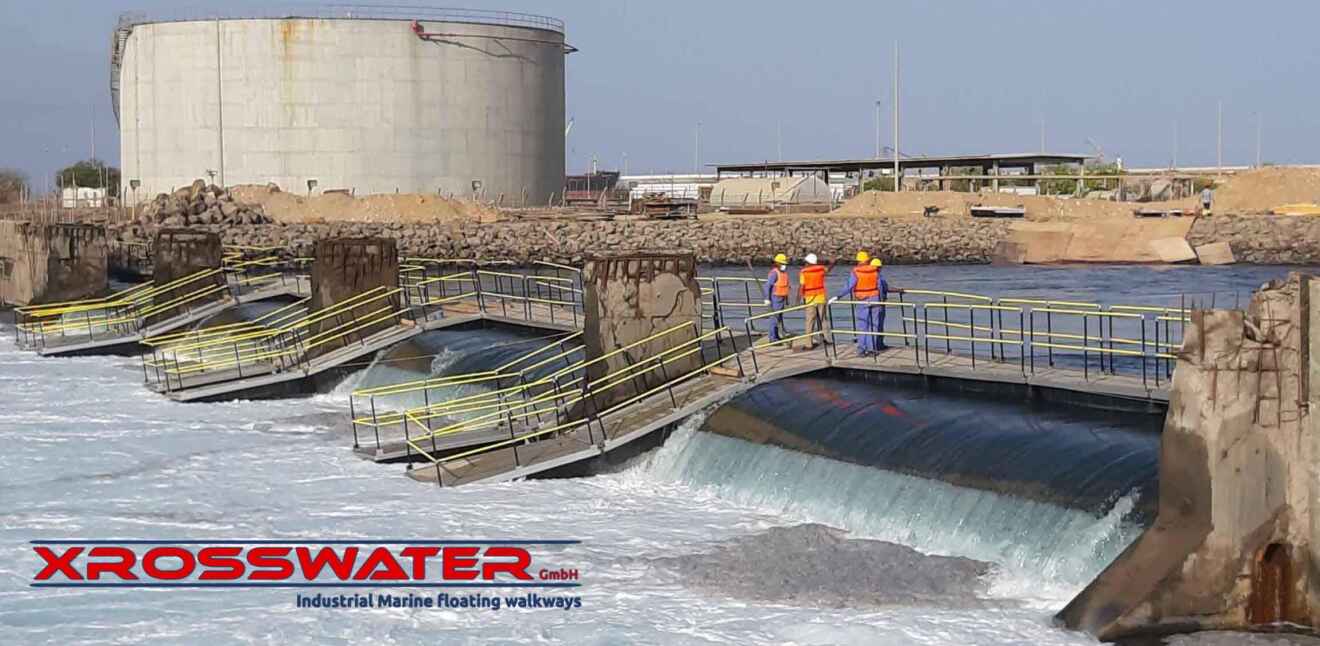 Saudi-Arabia-Plant-Industrial-marine-structure-walkway-installed-Xrosswater Casos de éxito de proyectos con pasarelas, pivotes, bombas y plataformas Xrosswater instaladas en todo el mundo